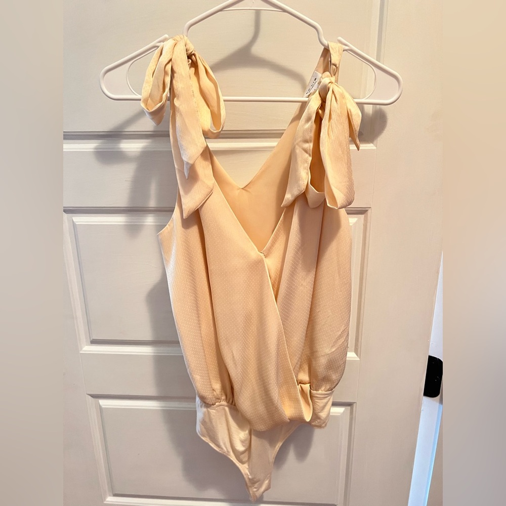 Le Lis Champagne Bow Bodysuit